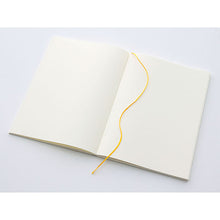Carregar imagem no visualizador da galeria, Notebook A5 • Liso • Midori MD Paper
